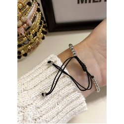 Bratara dama model deosebit cu margele argintii si hexagon cu pietricele negre