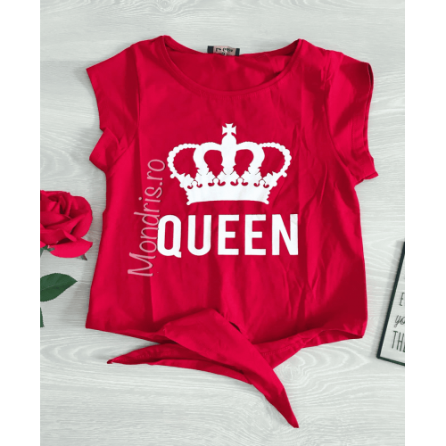 Tricou dama rosu cu imprimeu Queen strans la talie cu funda