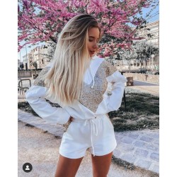 Compleu dama scurt ieftin alb din bumbac cu hanorac cu gluga si imprimeu fashion din paiete