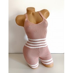 Compleu dama casual roz din tricot subtire formal din maieu si pantaloni scurti