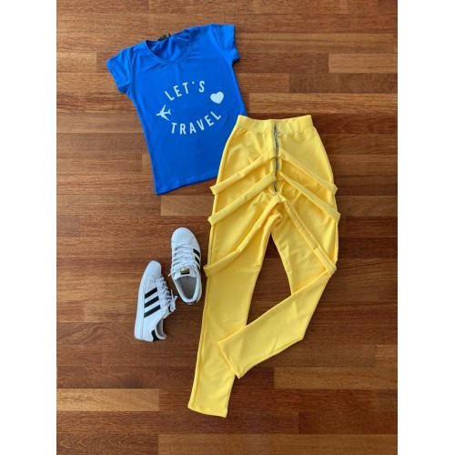 Compleu dama casual compus din pantaloni lungi galbeni cu bretele si tricou albastru Let's Travel