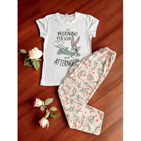 Pijama dama din bumbac cu pantaloni lungi roz si tricou alb cu imprimeu minunat Bugs Bunny