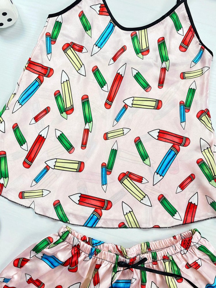 Pijama dama ieftina primavara-vara crem din satin lucios cu imprimeu Creioane