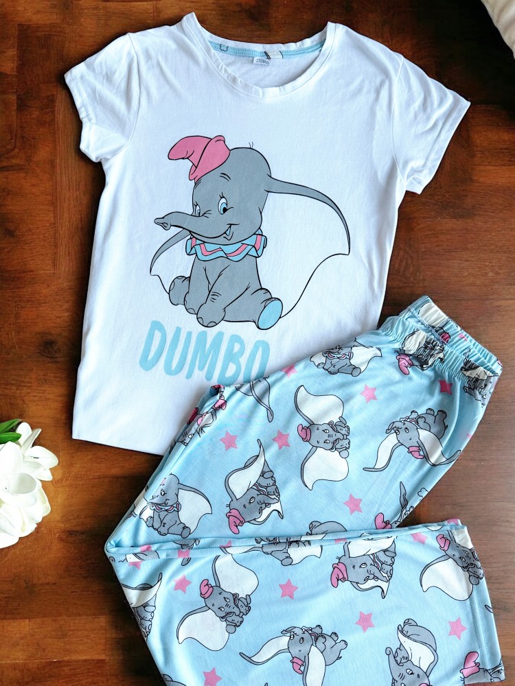 Pijama dama ieftina din bumbac cu tricou alb si pantaloni albastri cu imprimeu Dumbo