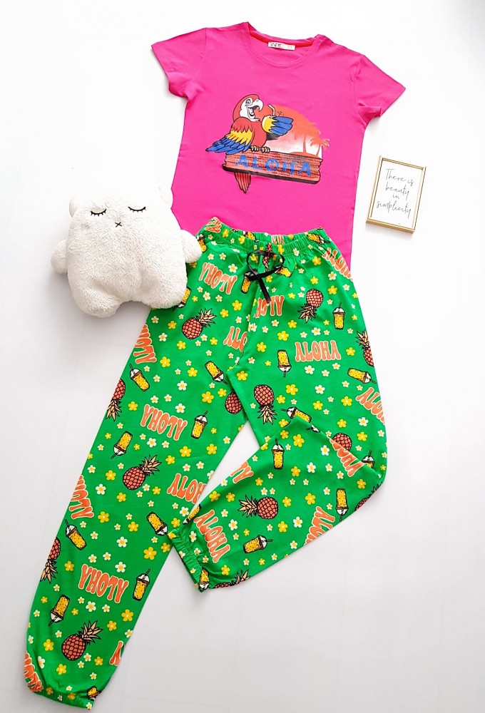 Pijama dama bumbac lunga cu pantaloni verzi si tricou roz  cu imprimeu Aloha