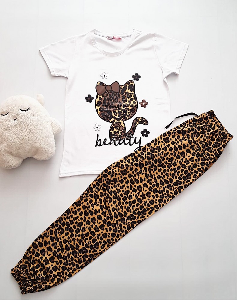 Pijama dama ieftina bumbac cu pantaloni lungi maro animal print si tricou alb cu imprimeu HK