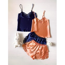 Pijama Dama ieftina cu aspect satinat formata din maieu cu bretele si pantaloni scurti cu dantela bleumarin - Eleganță pentru Seri Relaxante
