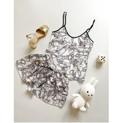 Pijama dama ieftina cu aspect satinat cu maieu si pantaloni scurti cu imprimeu litere chains - Stil Urban și Refined