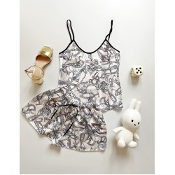 Pijama dama ieftina cu aspect satinat cu maieu si pantaloni scurti cu imprimeu litere chains - Stil Urban și Refined