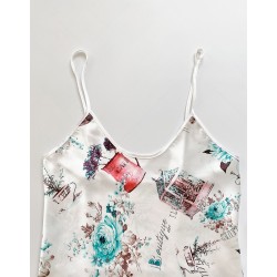 Pijama dama ieftina cu aspect satinat cu maieu si pantaloni scurti cu imprimeu Parizian - Răsfăț și Eleganță Ca la Paris