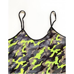 Pijama dama ieftina cu aspect satinat cu maieu si pantaloni scurti cu imprimeu Army - Putere și Determinare