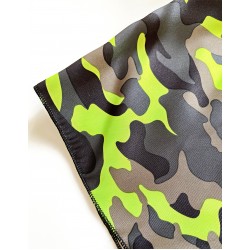 Pijama dama ieftina cu aspect satinat cu maieu si pantaloni scurti cu imprimeu Army - Putere și Determinare