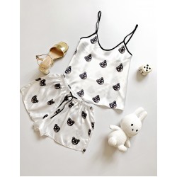Pijama dama ieftina cu aspect satinat cu maieu si pantaloni scurti cu imprimeu Cățel cu Ochelari - Companie și Farmec Jucauș
