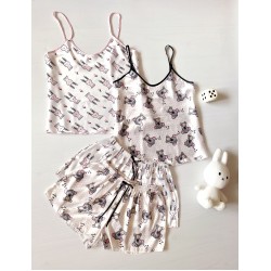 Pijama dama ieftina cu aspect satinat cu maieu si pantaloni scurti cu imprimeu Iepuras Roz - Relaxare in fiecare zi