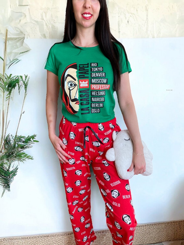 Pijama dama ieftina din bumbac cu pantaloni lungi si tricou verde cu imprimeu faimos Casa de Papel