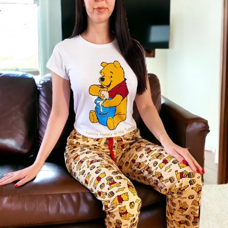 Pijama dama ieftina din bumbac cu pantaloni lungi si tricou cu imprimeu Winnie the Pooh