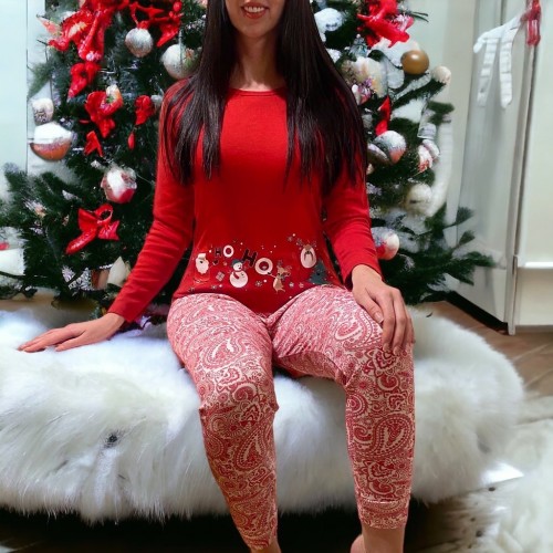 Pijama dama bumbac gros cu pantaloni lungi stramti jos si cu bluza rosie cu maneca lunga cu imprimeu Reni HoHo BRAZI