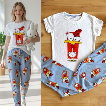 Pijama dama ieftina din bumbac cu pantaloni albastri si tricou cu imprimeu simpatic Fun Chicken