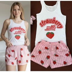 Pijama dama ieftina bumbac scurta cu pantaloni scurti roz cu dungi si capsuni si maieu cu imprimeu Strawberry