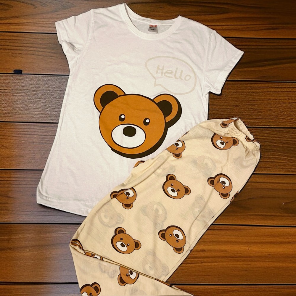 Pijama dama ieftina din bumbac cu pantaloni lungi maro si tricou alb cu imprimeu superb TOY