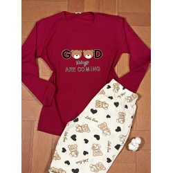 Pijama dama ieftina din bumbac cu pantaloni lungi si bluza grena cu imprimeu Good things are coming