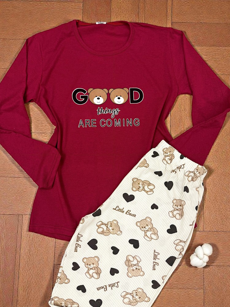 Pijama dama ieftina din bumbac cu pantaloni lungi si bluza grena cu imprimeu Good things are coming