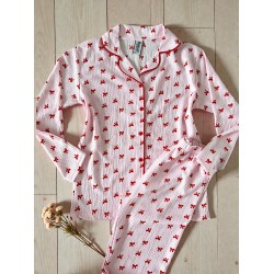 Pijama dama ieftina din bumbac cu pantaloni lungi si bluza roz cu imprimeu fundite