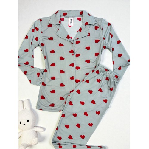 Pijama dama ieftina bumbac si lycra lunga cu bluza gri si pantaloni lungi gri cu imprimeu inimioare rosii
