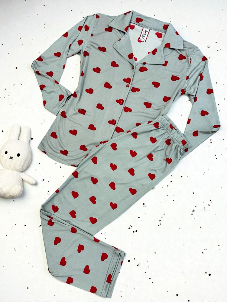 Pijama dama ieftina bumbac si lycra lunga cu bluza gri si pantaloni lungi gri cu imprimeu inimioare rosii
