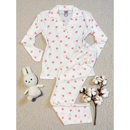 Pijama dama ieftina alba din bumbac, cu pantaloni lungi si bluza cu imprimeu inimioare roz