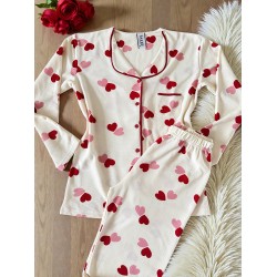 Pijama dama ieftina bumbac pufos lunga cu bluza ivoire si pantaloni lungi ivoire cu imprimeu inimioare rosii