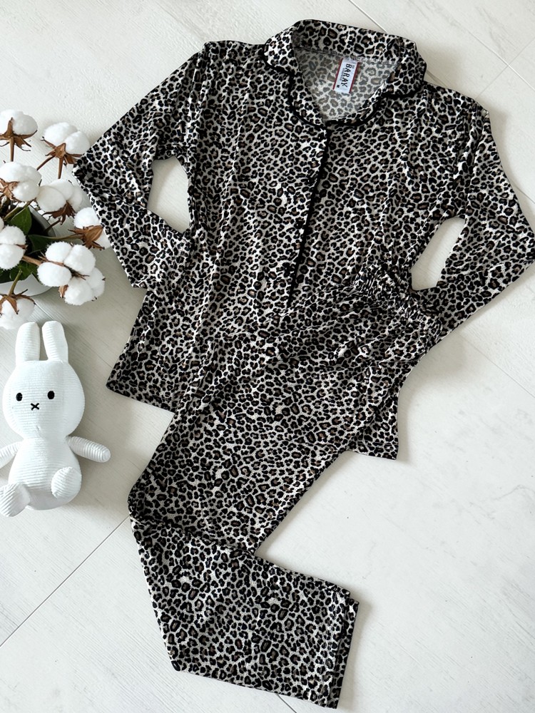Pijama dama ieftina animal print din bumbac fin, cu pantaloni lungi si bluza cu imprimeu PRINT