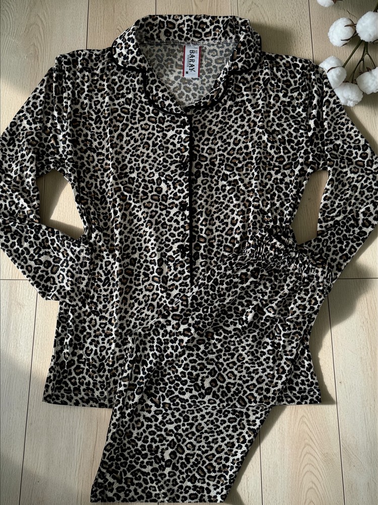 Pijama dama ieftina animal print din bumbac fin, cu pantaloni lungi si bluza cu imprimeu PRINT