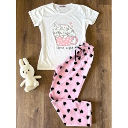 Pijama dama ieftina bumbac lunga cu pantaloni lungi roz cu inimioare si tricou alb cu imprimeu GOOD NIGHT pisicute adorabile