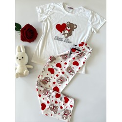 Pijama dama din bumbac ieftina cu pantaloni lungi cu inimioare si tricou alb cu imprimeu Little Bear HEARTS