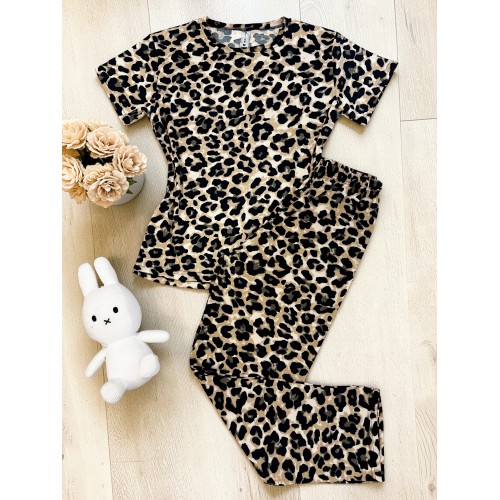 Pijama dama bumbac ieftina cu pantaloni lungi si tricou cu imprimeu animal print