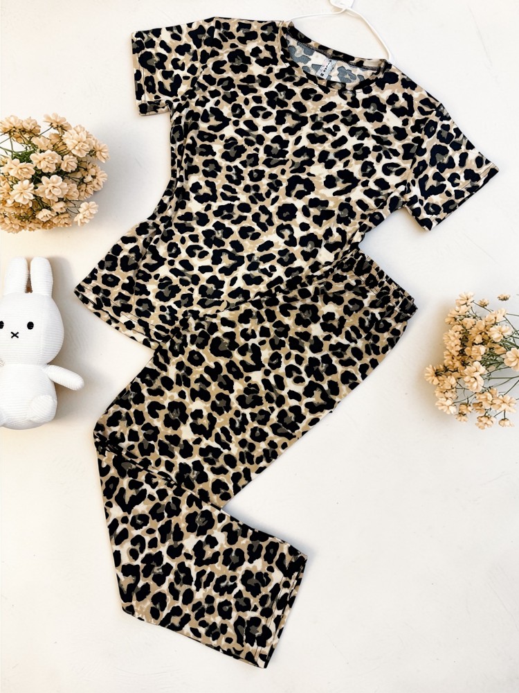 Pijama dama bumbac ieftina cu pantaloni lungi si tricou cu imprimeu animal print