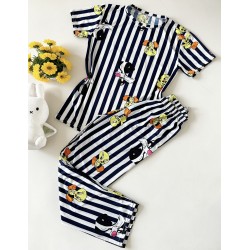 Pijama dama ieftina cu tricou si pantaloni 3/4 bleumarin cu imprimeu Tweety dungi
