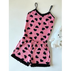 Pijama dama din bumbac roz super draguta cu maieu si pantaloni scurti cu dantela si imprimeu inimioare