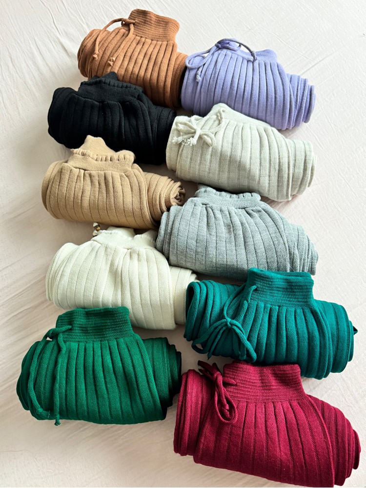 Pantaloni dama din tricot mov cu snur in talie