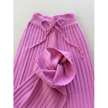 Pantaloni dama din tricot roz deschis  cu snur in talie