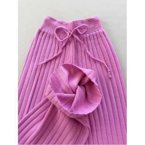Pantaloni dama din tricot roz deschis  cu snur in talie