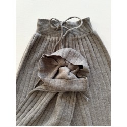 Pantaloni dama din tricot maro taupe cu snur in talie