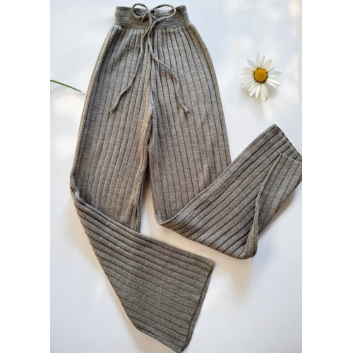 Pantaloni dama din tricot maro taupe cu snur in talie