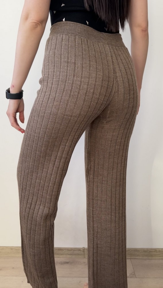 Pantaloni dama din tricot maro taupe cu snur in talie
