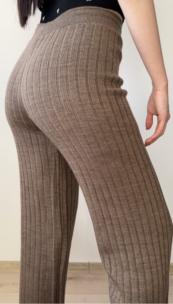 Pantaloni dama din tricot maro taupe cu snur in talie