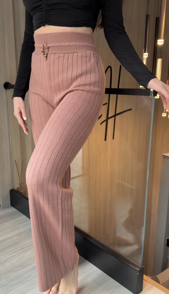 Pantaloni dama din tricot GROS maro cu snur in talie