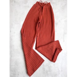 Pantaloni dama din tricot GROS maro caramiziu cu snur in talie