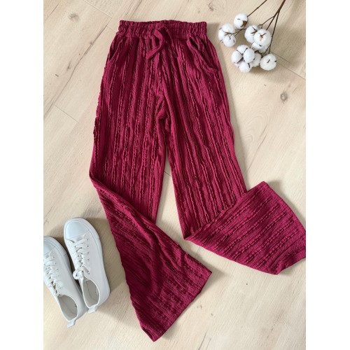 Pantaloni dama din bumbac visiniu cu aspect creponat foarte versatili