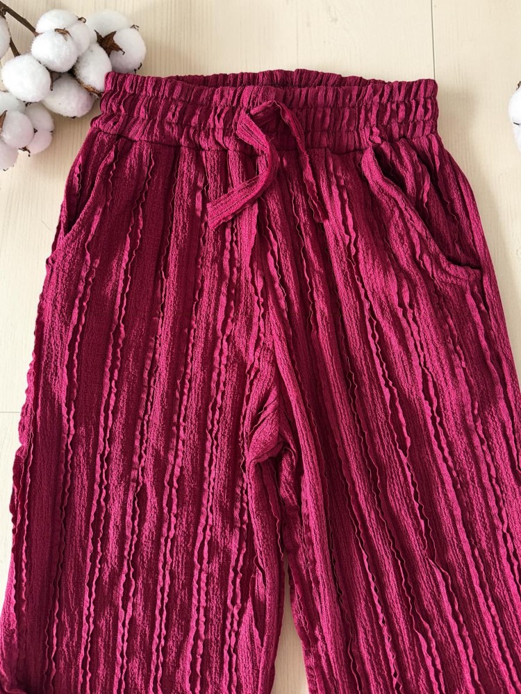 Pantaloni dama din bumbac visiniu cu aspect creponat foarte versatili